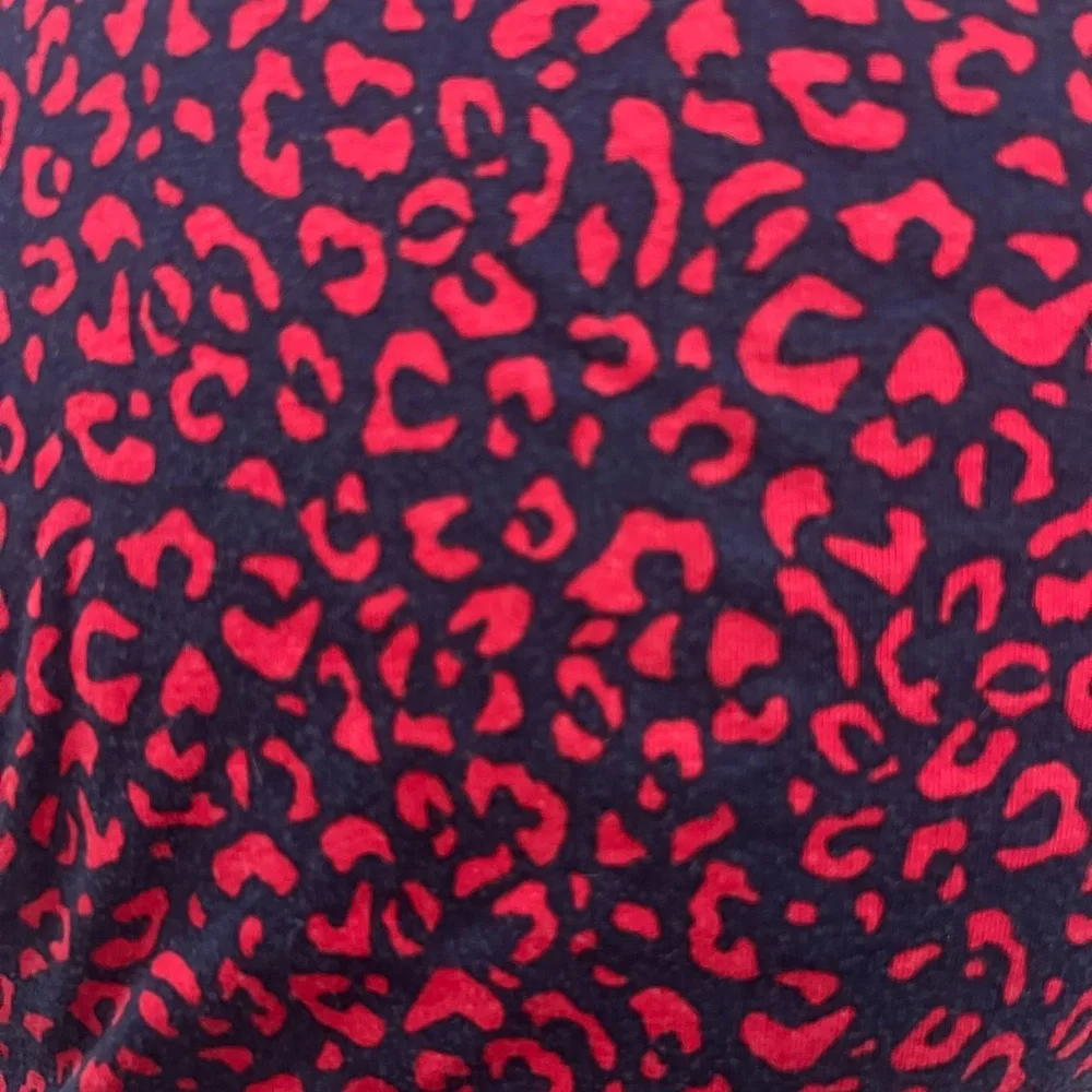 Vineyard Vines Navy and Red Leopard Print Long Sleeve Top - Picture 3 of 6